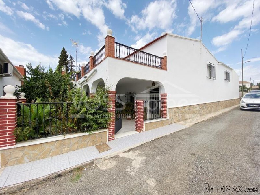 NEW LISTING TO VOSS HOMES - A lovely, traditional Spanish 5..