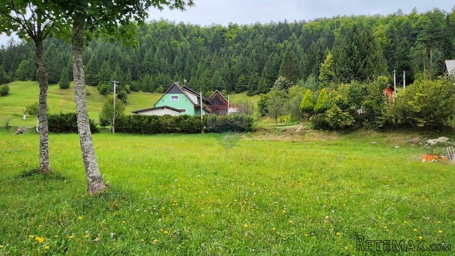 Tršće - građevinski teren u vikend naselju 614 m2 - 2