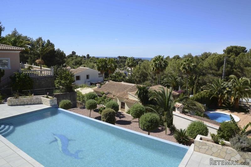 5 Bedrooms - Villa - Alicante - For Sale