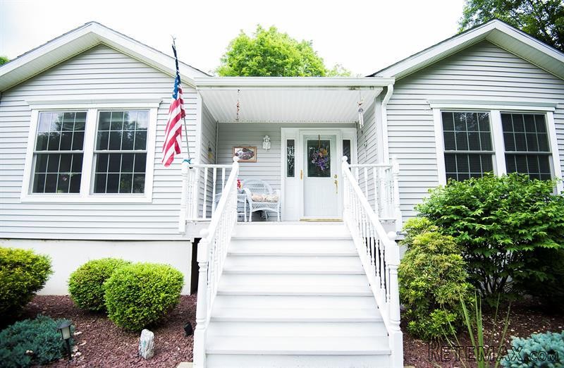 3 bedroom House For Sale: 388 Skidmore.. - 2