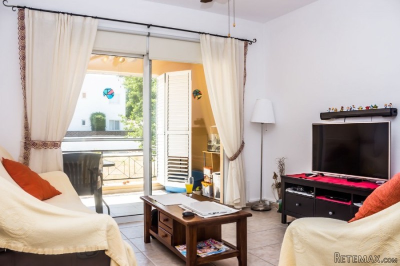 For Sale : First Floor Apartment -.. - 2