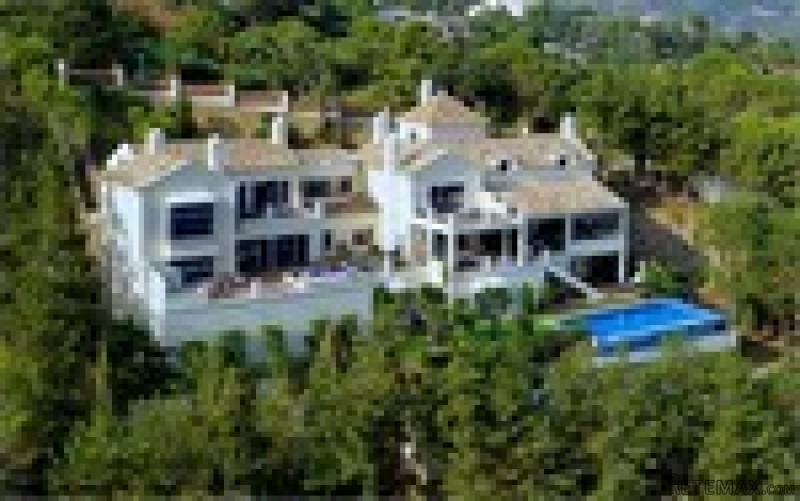 4 Bedrooms - Villa - Malaga - For Sale