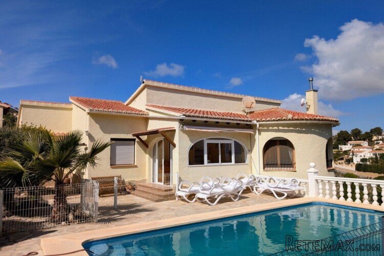 This villa for sale is located in the Girasoles area of..