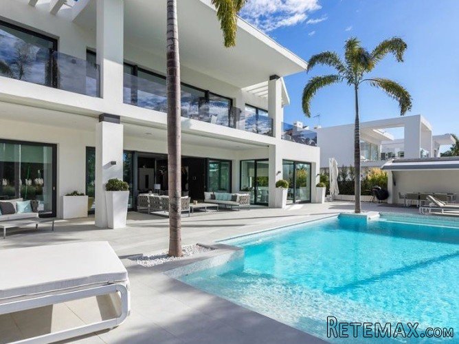 This contemporary newly –finished Villa combines Miami F.. - 2
