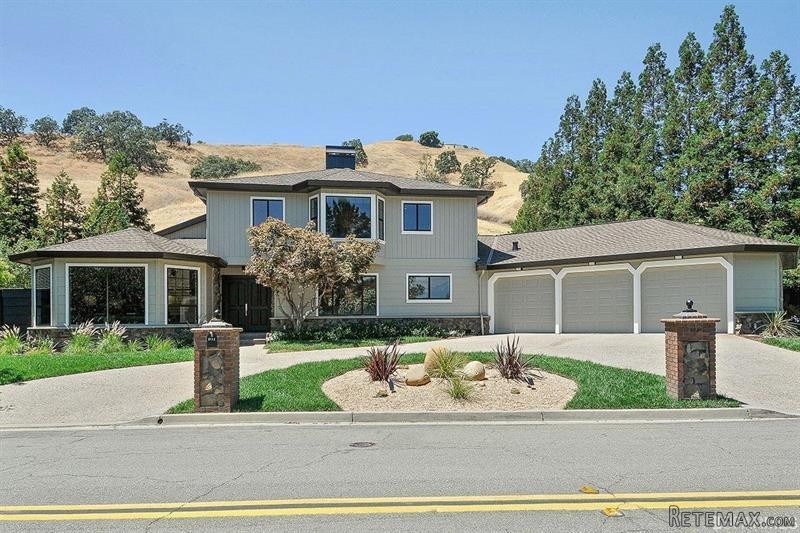 4 bedroom House For Sale: 3252..