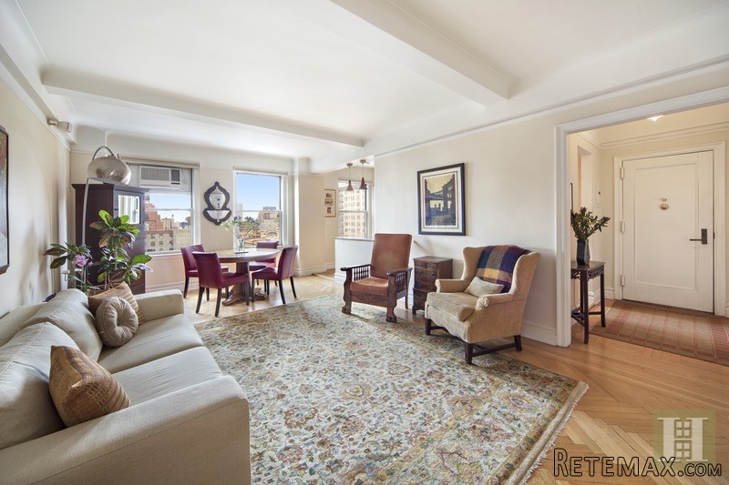 2 bedroom Apartment For Sale: 245 WEST..