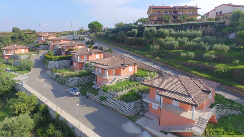 3 Bedrooms - Villa - Italy - For Sale - 2