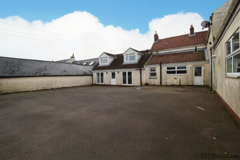 6 bedroom, Detached House house for sale