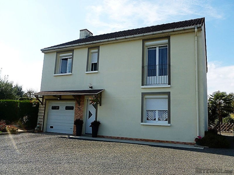 Traditional House with Landscaped Garden - 2