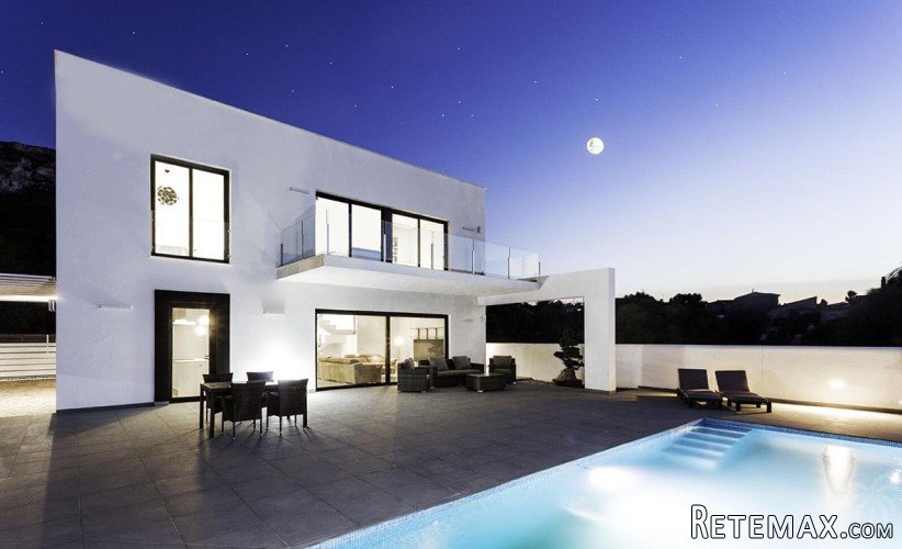 Modern villa complex consisting of only 6 houses within..