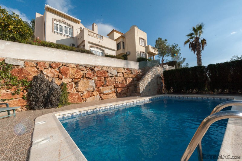 3 Bedrooms - Villa - Alicante - For Sale
