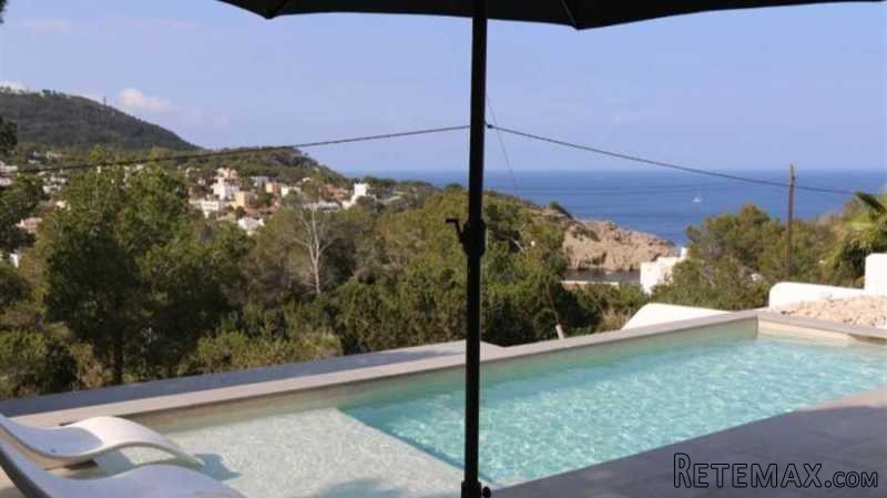 Renovated villa with pool close to the.. - 2