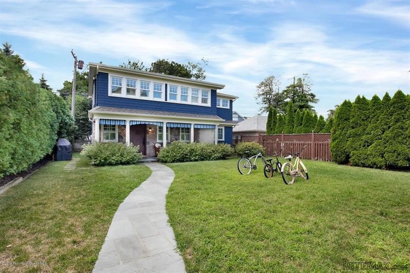 4 bedroom Detached House For Sale: 110..
