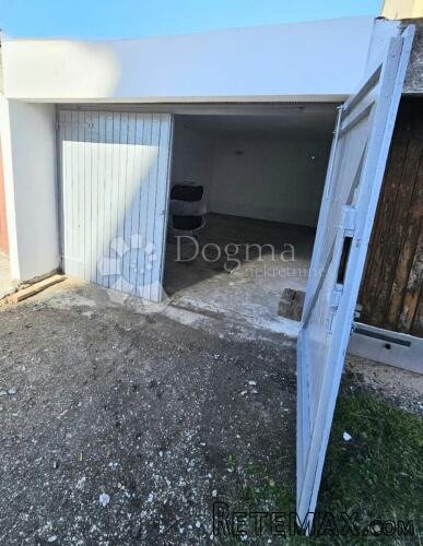 Adaptirana Garaža s Kanalom - 2