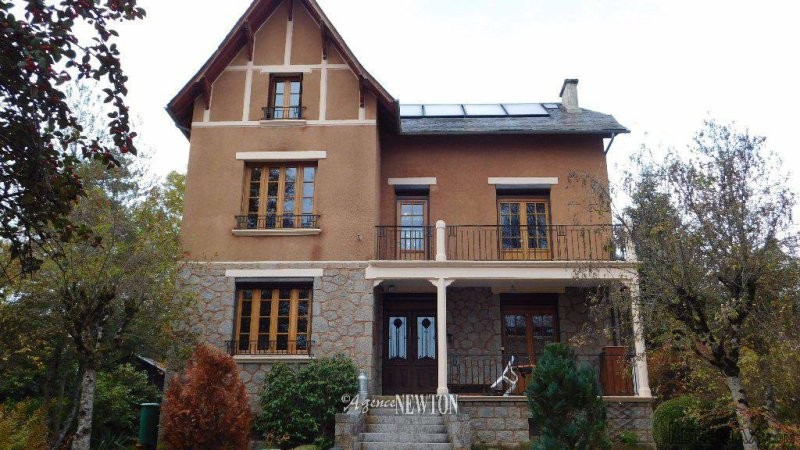 Correze. Neuvic. Wonderful 5 bedroom..