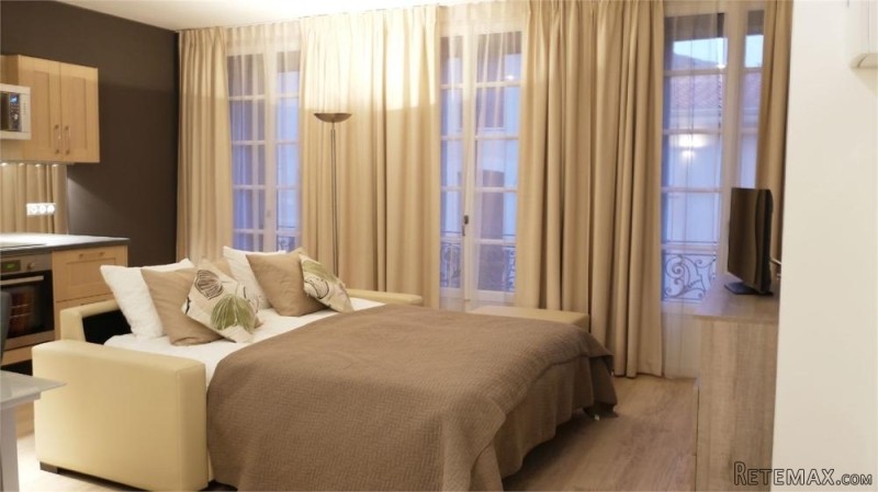 Townhouse Consisting Of 3 Apartments.. - 2