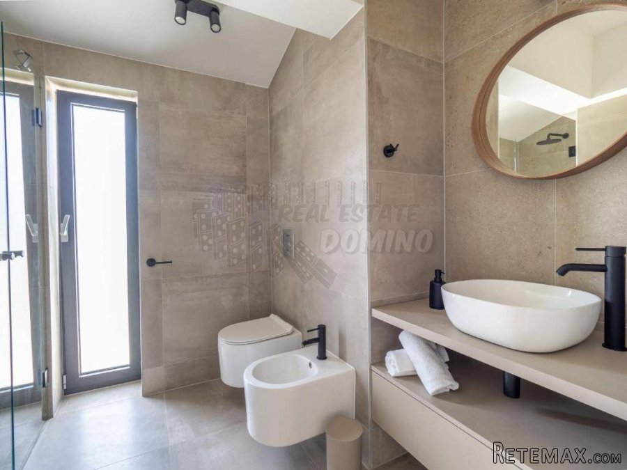 Novogradnja-luksuzna villa s pogledom na more! - 14