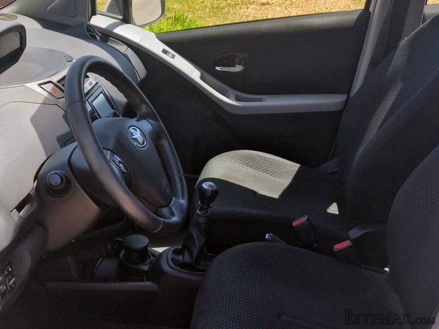 Toyota Yaris - 4