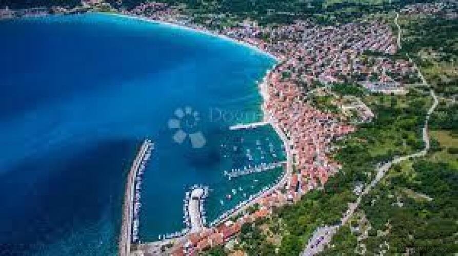 KUĆA SA POSLOVNIM PROSTOROM 300M OD MORA