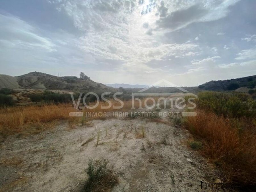 NEW LISTING - Great country property of 72m² built on a.. - 17