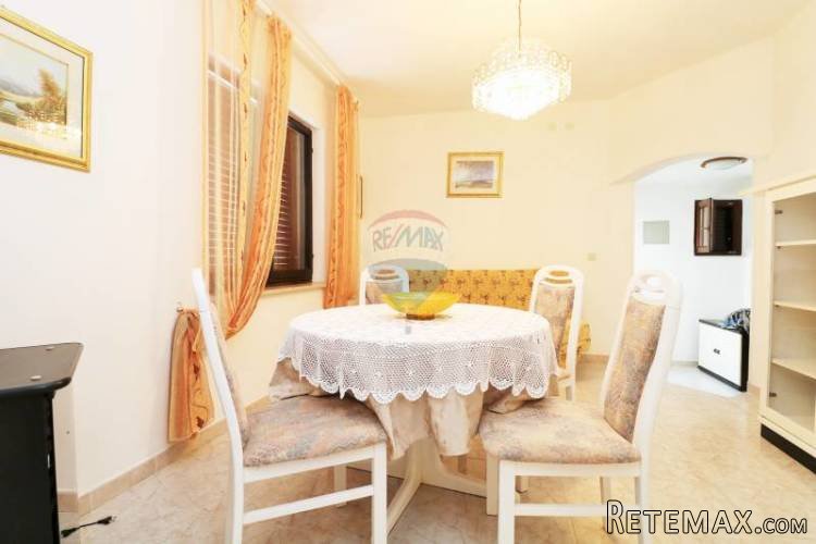Istra,Marčana, stan 35,48m2 i vrt 258m2