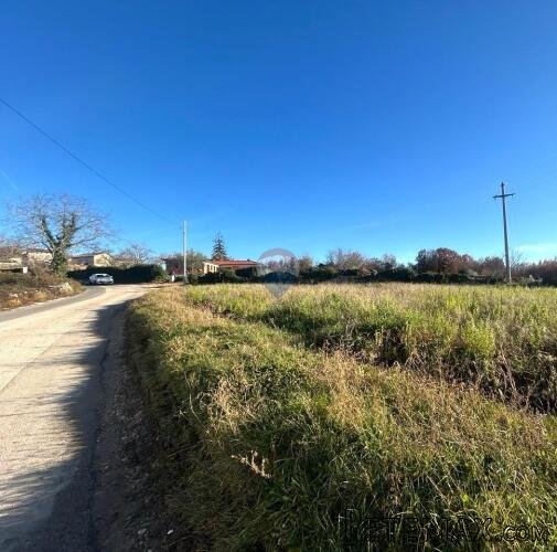 Tinjan, lijepo građevinsko zemljište veličine 1206 m2 - 2