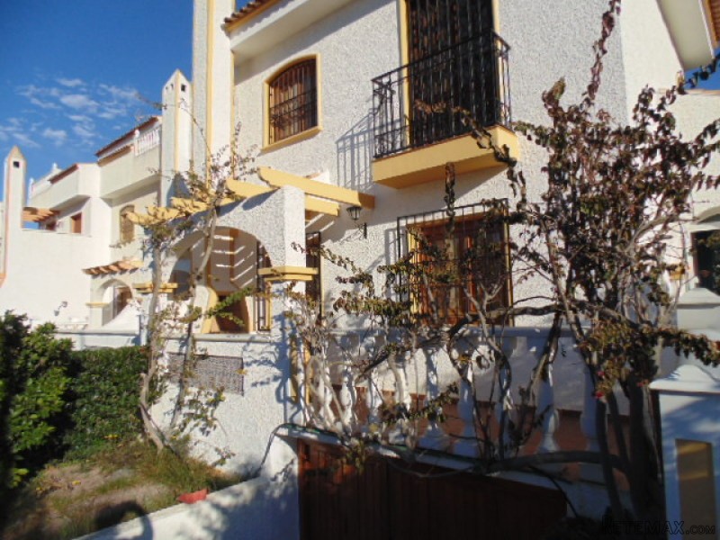 2 Bedrooms Town House For Sale - 2