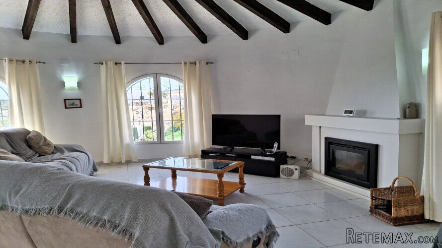 Located in the Montemar area of Benissa Costa, this villa.. - 4