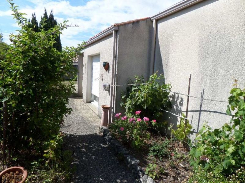 3 Bedroom House For Sale - 2