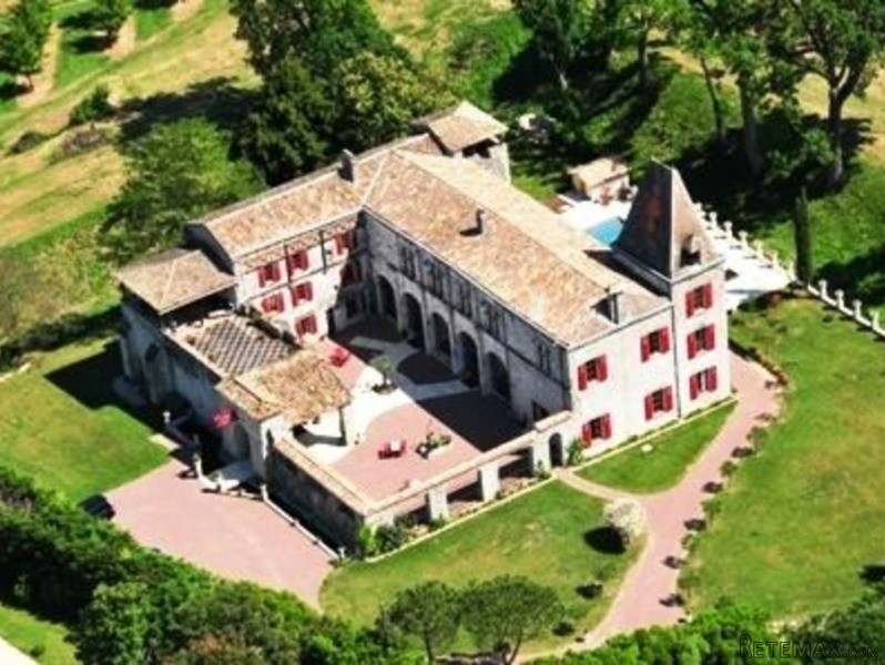 chateau villereal 1 365 000 € HAI