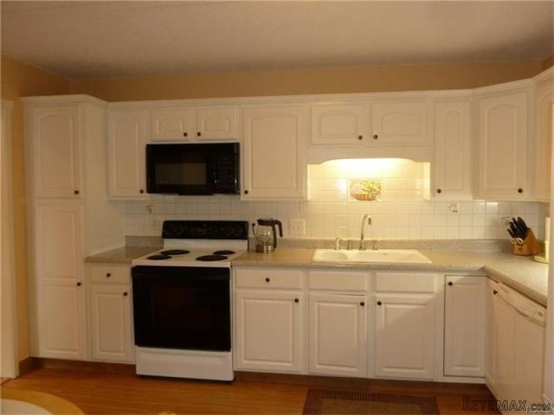 2 bedroom House For Sale: 610 Heritage.. - 2