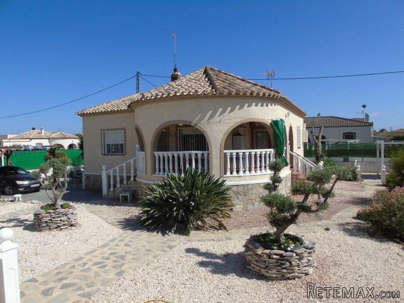 4 Bedrooms - Villa - Alicante - For Sale