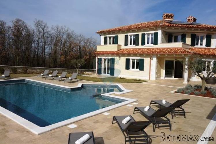 EKSKLUZIVNA VILA S BAZENOM 5 *