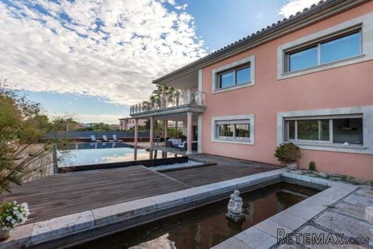 Impressive modern villa in the residential area of.. - 2