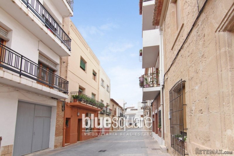 3 bedroom apartment in the historic..