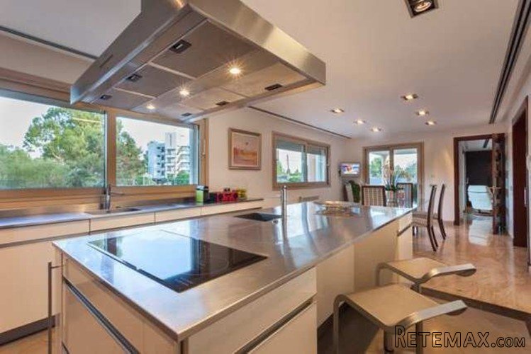 Impressive modern villa in the residential area of.. - 4