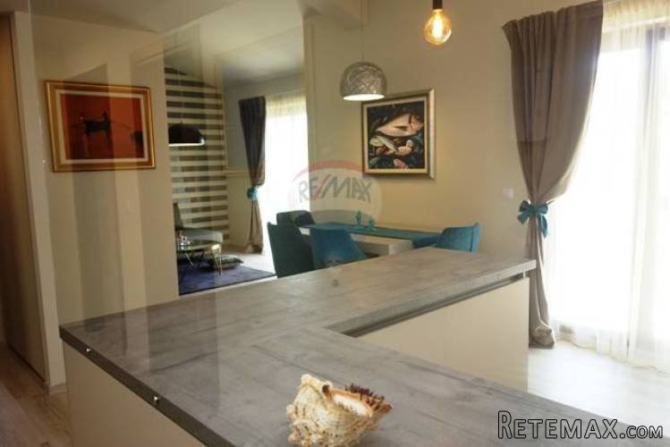 PREKRASAN NOVI APARTMAN S VRTOM U PREMANTURI
