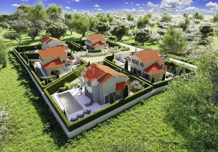 Impresivna vila u luksuznom naselju
