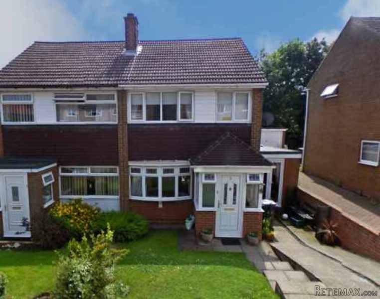 3 bedroom, Semi-detached House house..