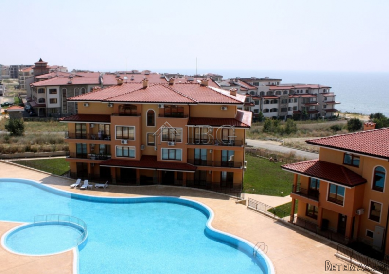 3-bedroom apartment with POOL & SEA.. - 2