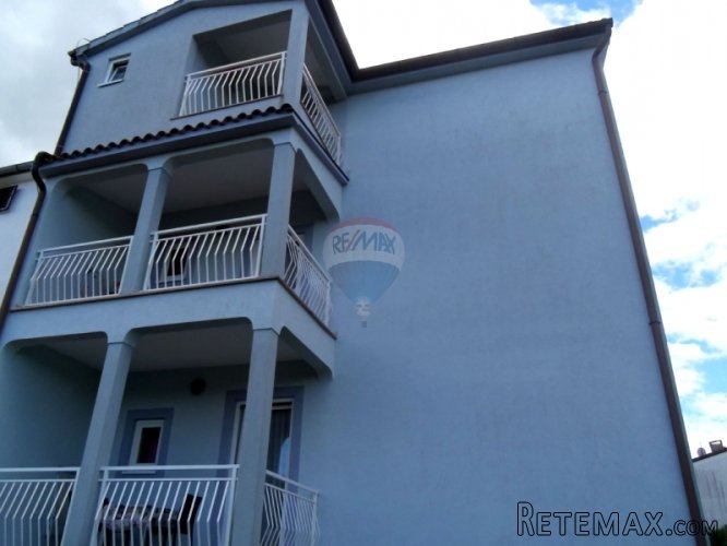 Kuća s apartmanima - 3