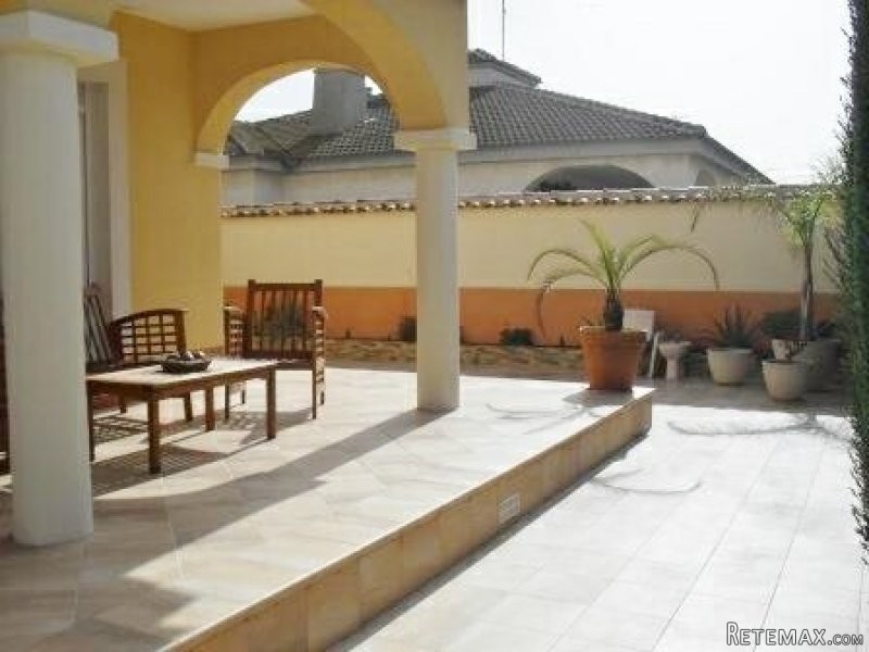5 BED DETACHED VILLA WITH PRIVATE POOL - 2