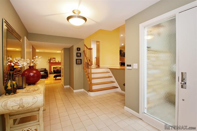 5 bedroom House For Sale: 1 Laura Lane.. - 2