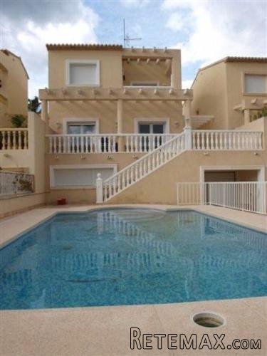 Bungalow close to Calpe with a garage, cellar, fireplace..