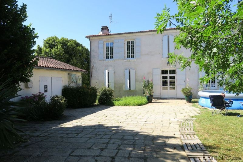 Sale House Saintes (17100) Est De..