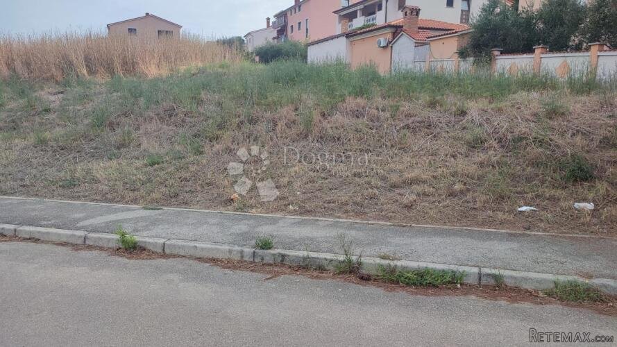Građevinsko zemljište na Velom Vrhu: Idealno za zgradu ili o - 2