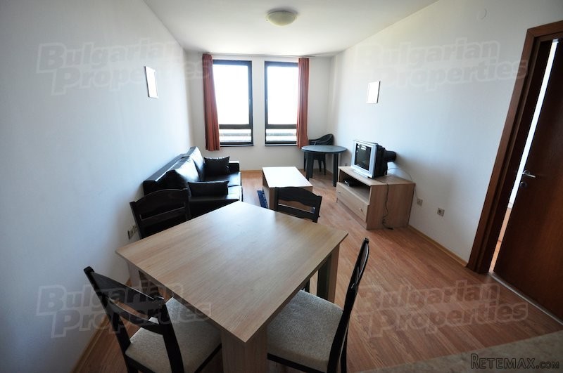 Modern Furnished 1 Bed Apartment - 2