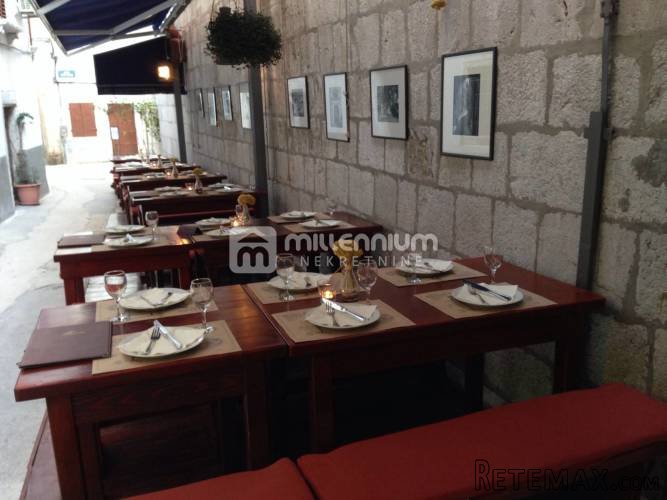 Otok Cres, Grad Cres, kuća s restoranom, apartmanima i.. - 2