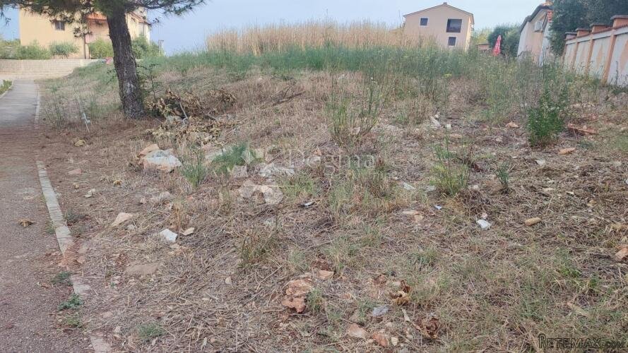 Građevinsko zemljište na Velom Vrhu: Idealno za zgradu ili o - 3