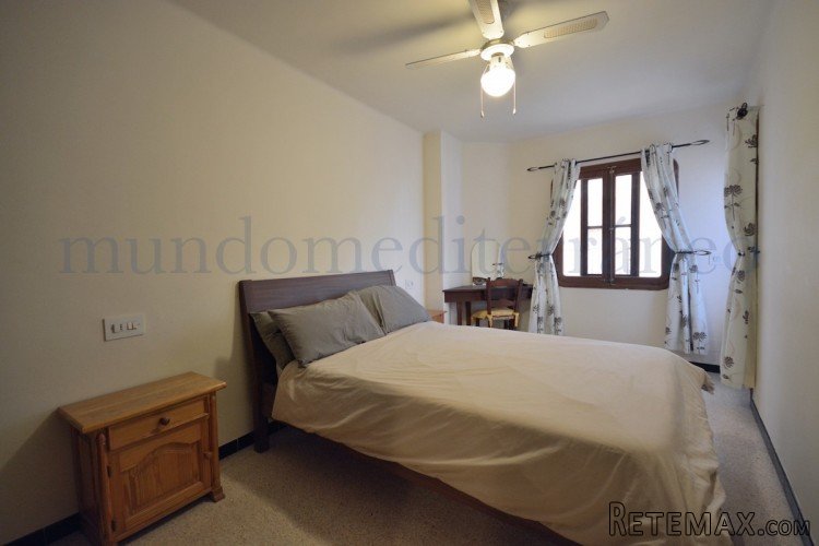 A great lock up & go apartment, second line to the beach.. - 4